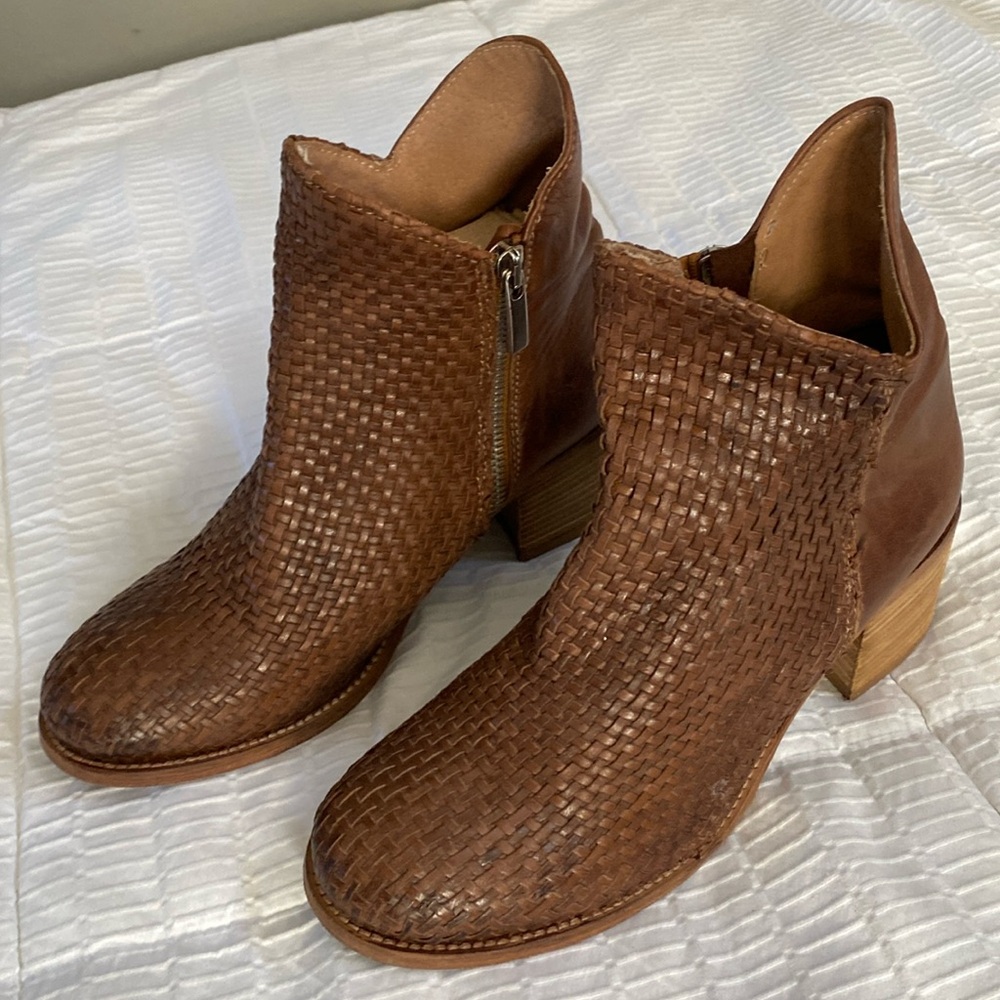 Vero Cuoio  lattice leather heeled boots 38